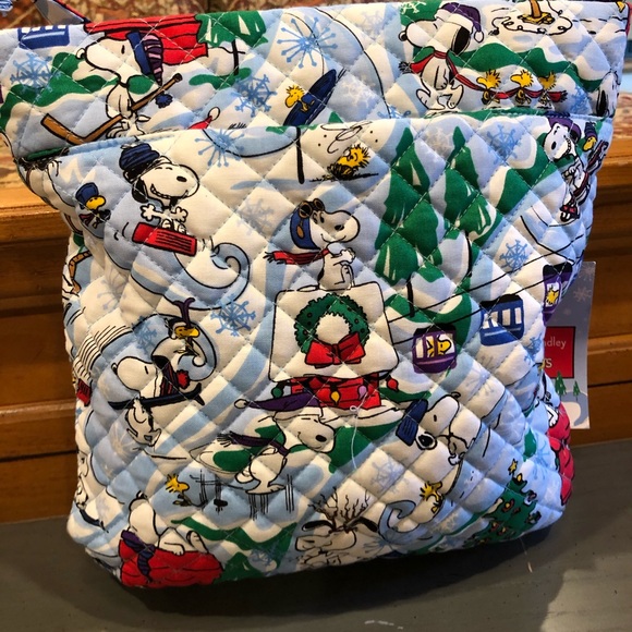 NWT Vera Bradley Peanuts Triple Zip Hipster Crossbody Bag - Picture 7 of 8